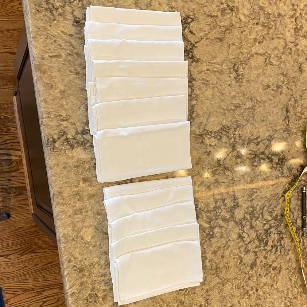 Source Unknown White Kitchen Linens Set